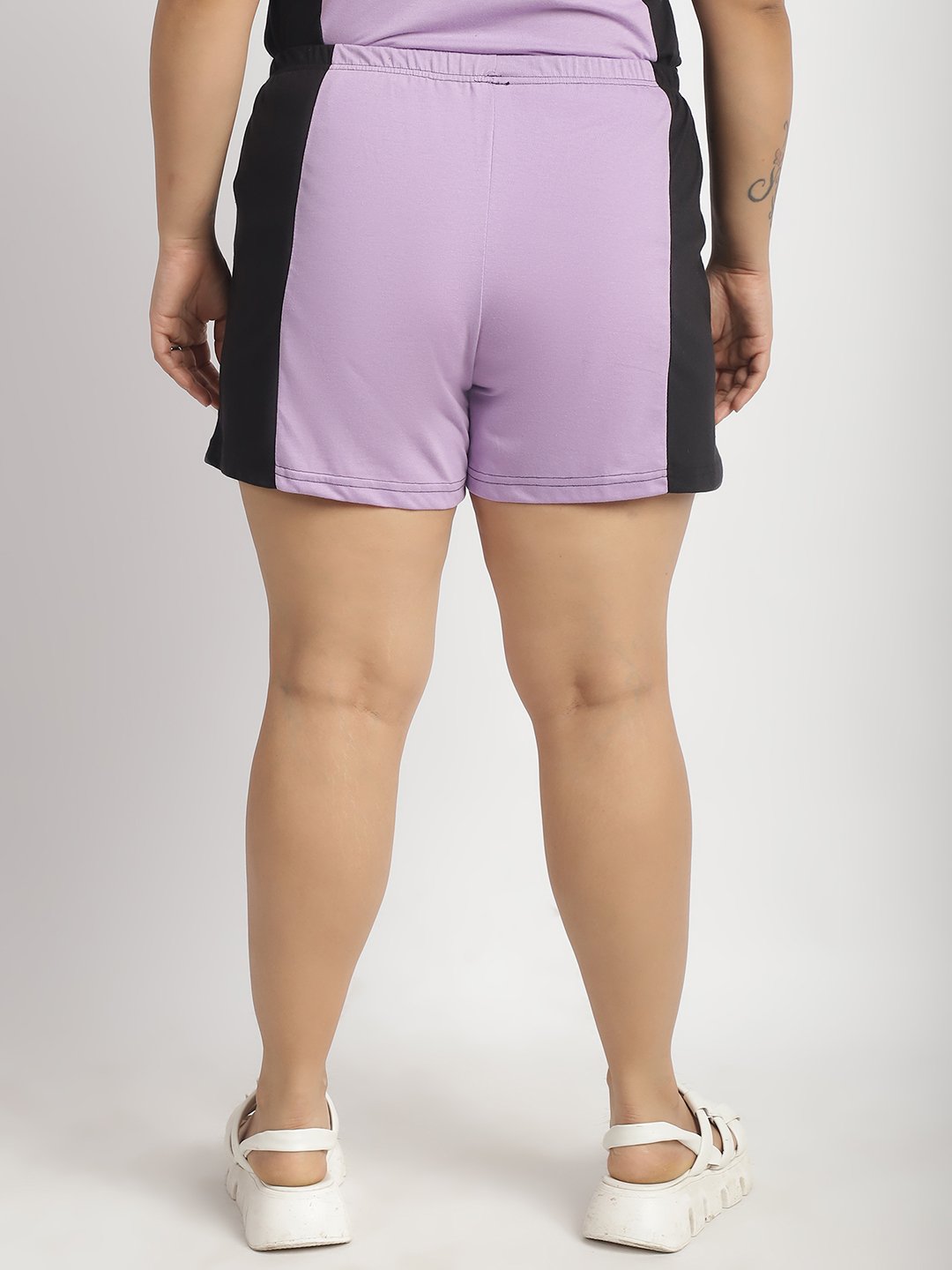 Gummy Groove Shorts: Lilac Black Color