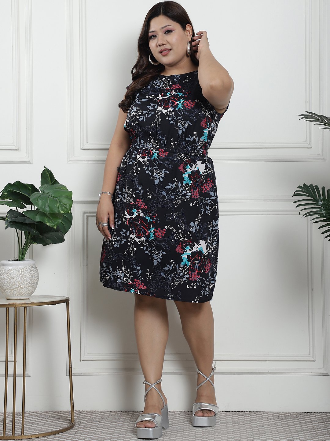 Golden Hour Midi Dress : BLACK FLORAL Color