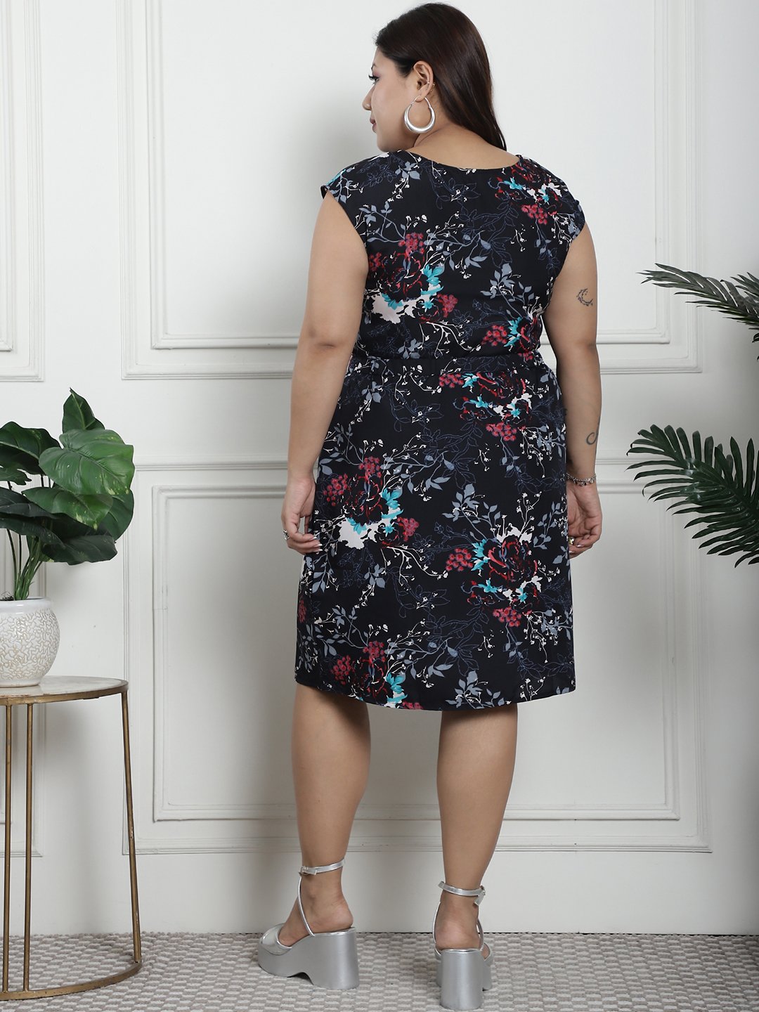 Golden Hour Midi Dress : BLACK FLORAL Color