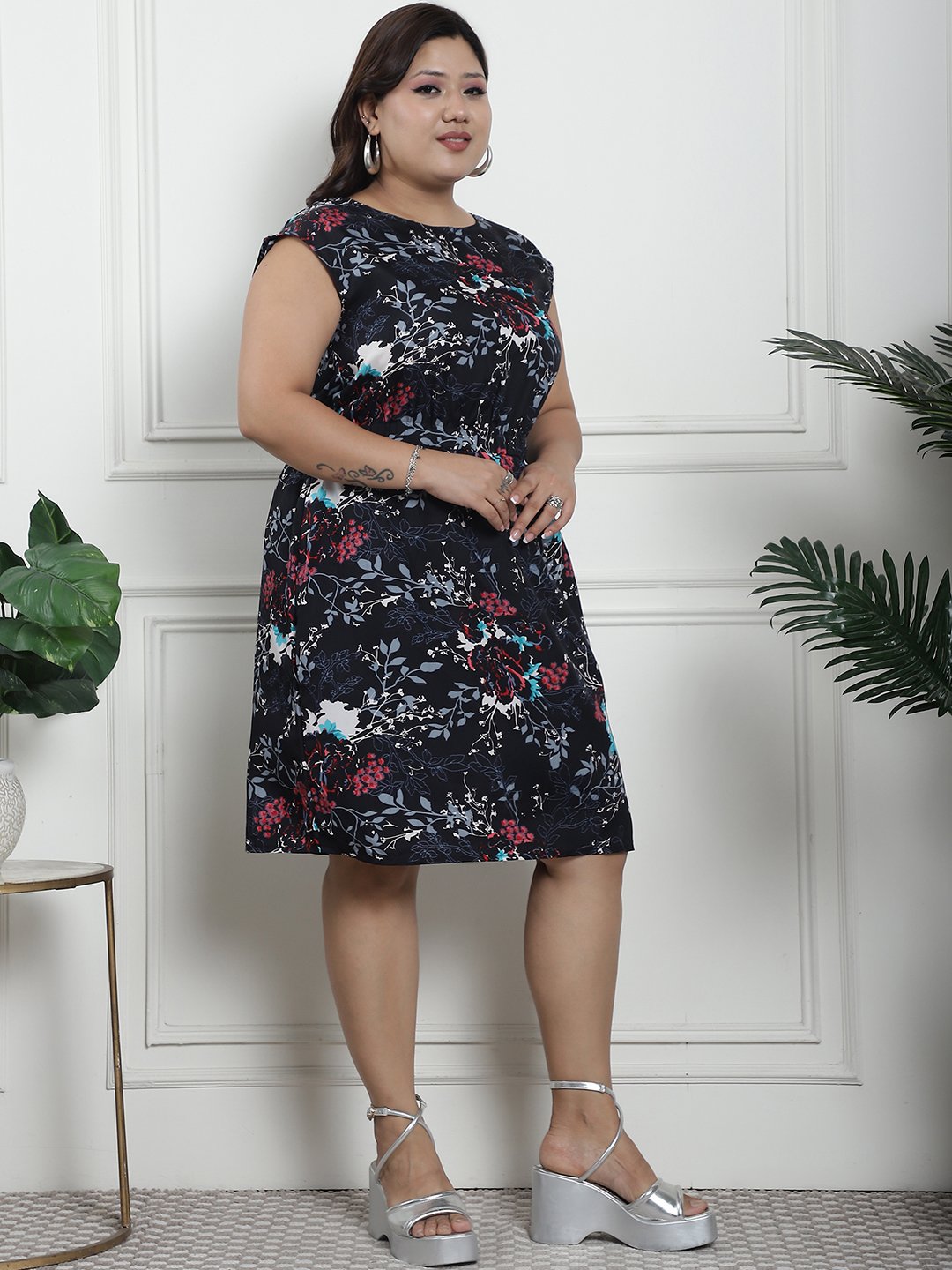 Golden Hour Midi Dress : BLACK FLORAL Color
