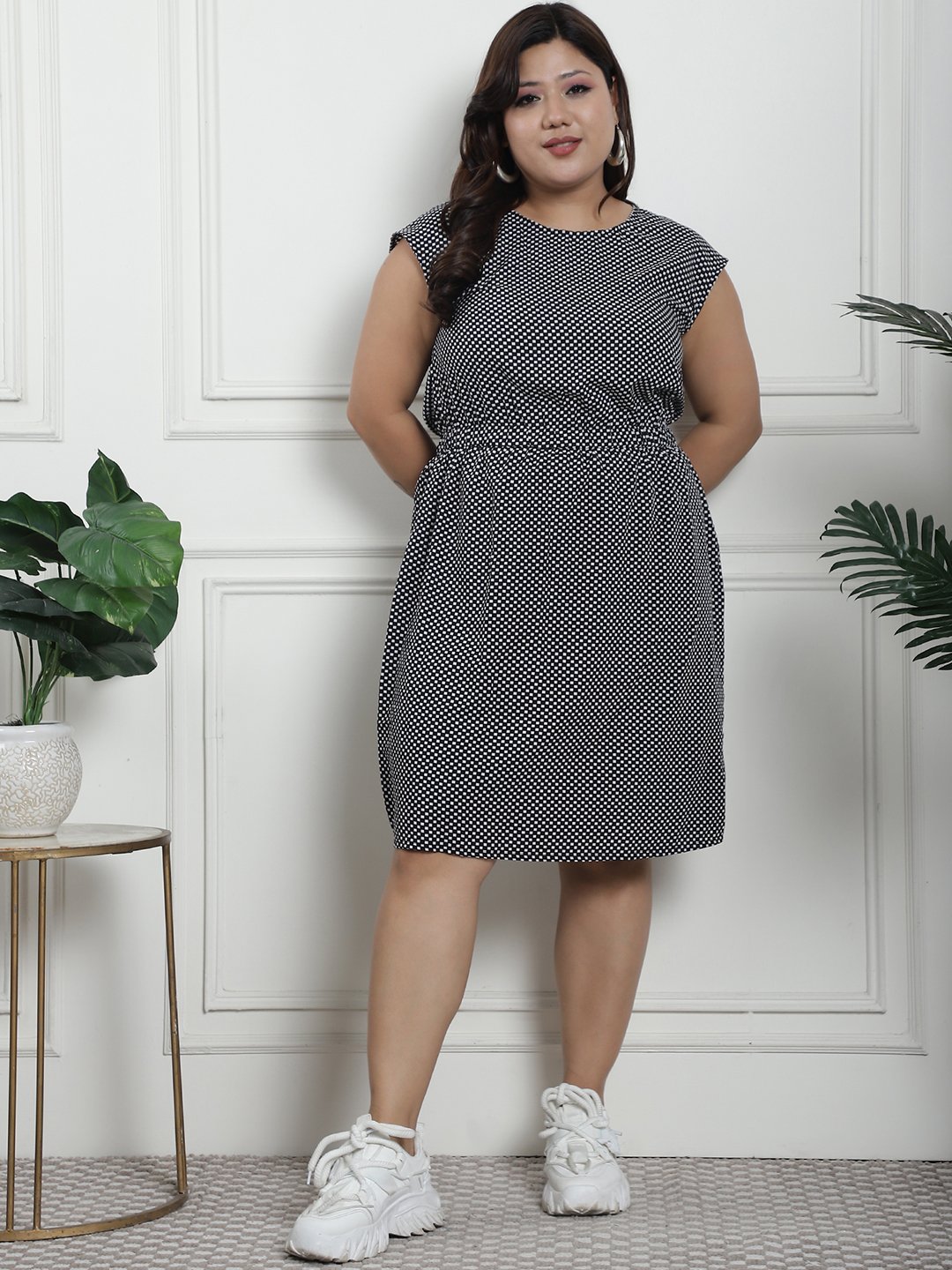 Golden Hour Midi Dress : BLACK GEOMETRIC Color