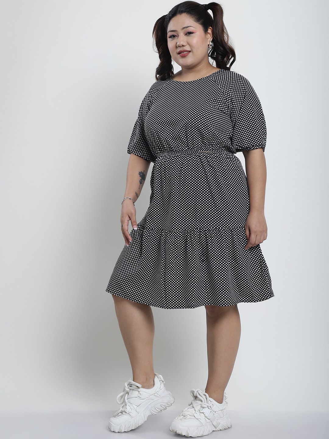 Summer Bliss Dress : BLACK GEOMETRIC Color
