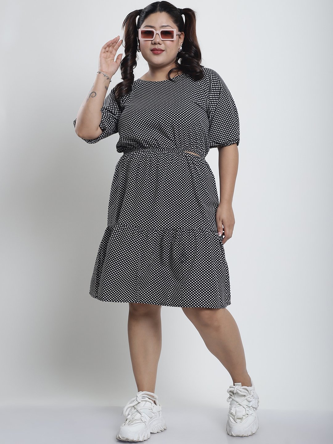 Summer Bliss Dress : BLACK GEOMETRIC Color