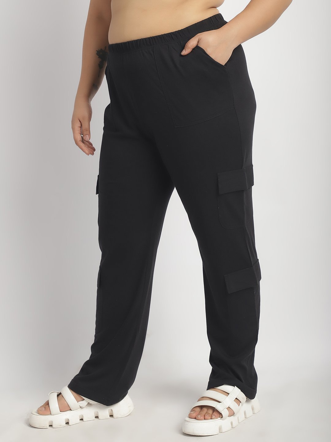 Sweet Escape Utility Cargo Pants: Black Color