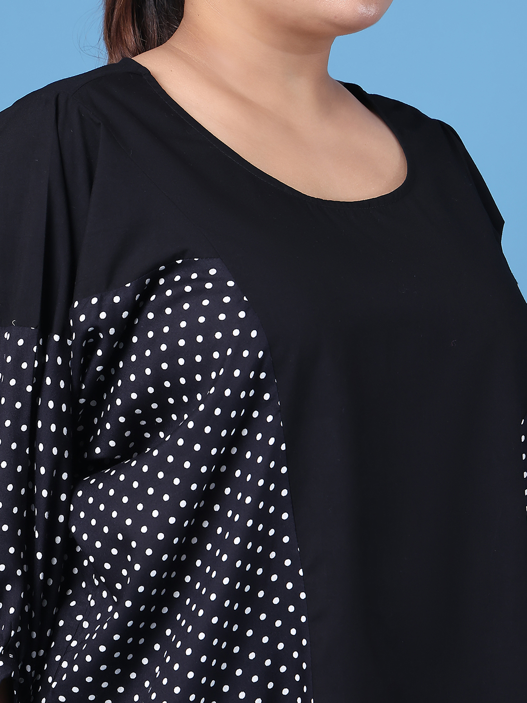 Women's Plus Size Black & White Polka Dot Printed kafatn Type Top