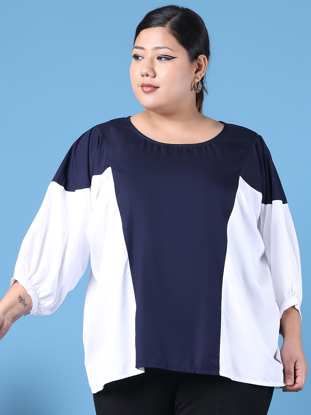 Women's Plus Size Navy & White Color Block kafatn Type Top