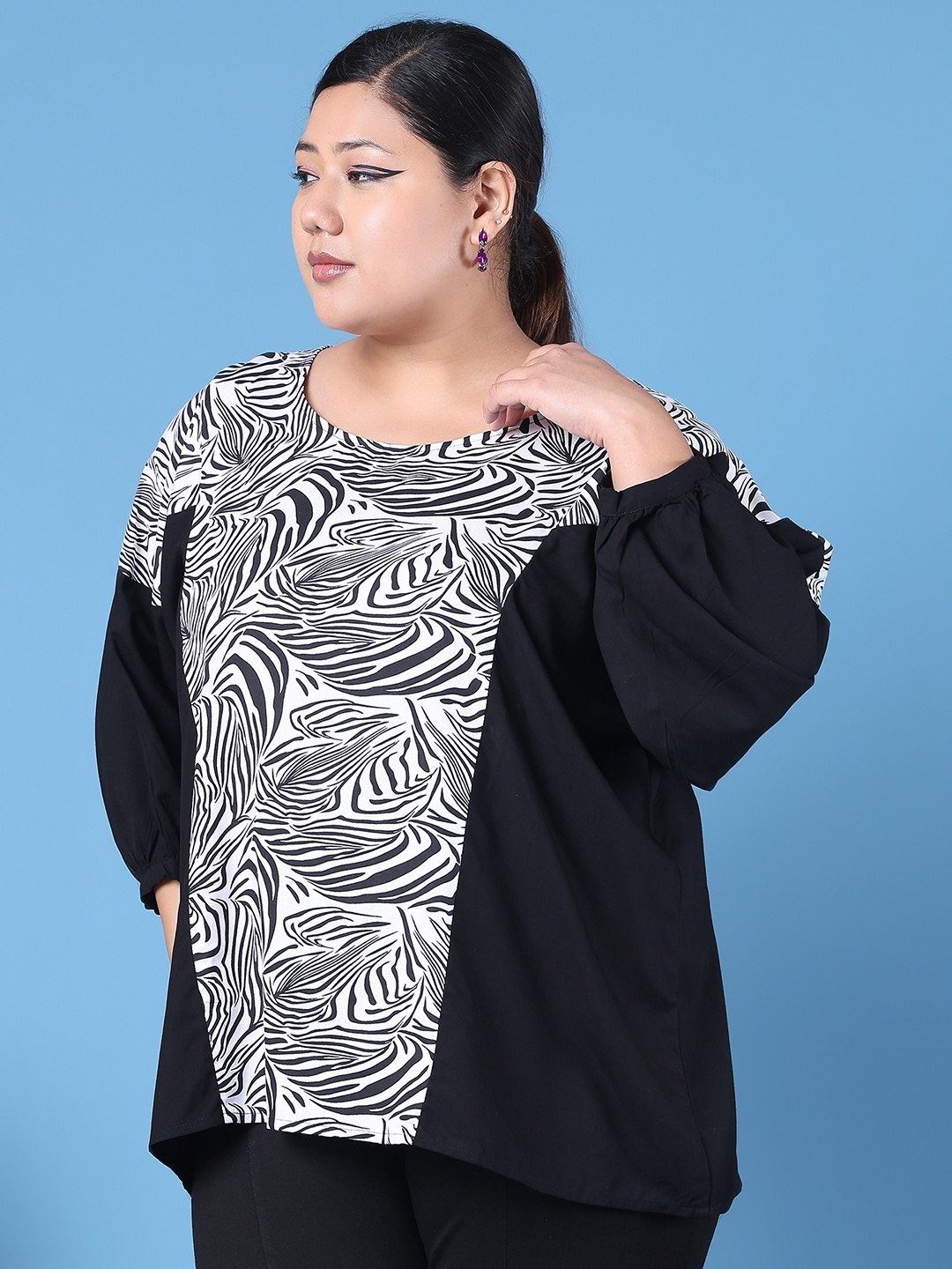 Women's Plus Size Black & White Color Block kafatn Type Top