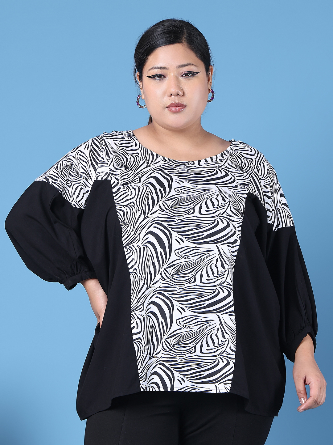 Women's Plus Size Black & White Color Block kafatn Type Top